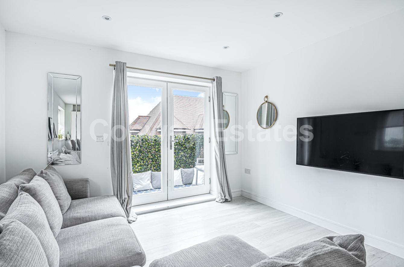 1 Guardhouse Way, Mill Hill